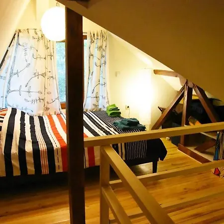 Апартаменти Anna's Downtown Loft *